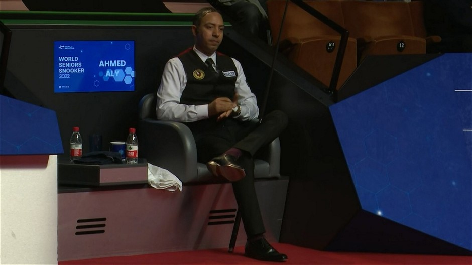 Ahmed Aly Elsayed pictured during his 2022 World Seniors Snooker Championship match against Wayne Cooper - Photo courtesy of BBC Sport